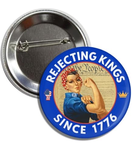 Amazon.com: I LOVE (Heart) PRESIDENT TRUMP Button Pinback Badge